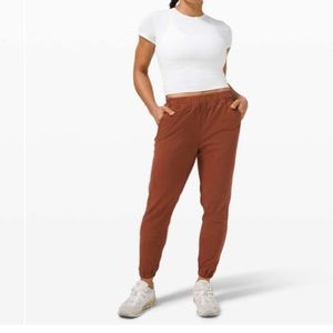 Lululemon like new High Rise Adapted State Jogger size 4